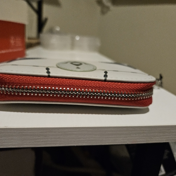 Star Wars Loungefly Wallet With Jedi Design & Logo - Picture 3 of 5